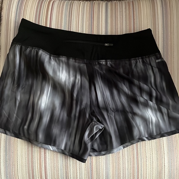 Nike Dri-Fit Small Black/Gray Running Shorts - Picture 3 of 6